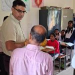 नवागत कलेक्टर रत्नाकर झा ने विद्यालयों एवं छात्रावास का किया निरीक्षण नवागत कलेक्टर रत्नाकर झा ने विद्यालयों एवं छात्रावास का किया निरीक्षण