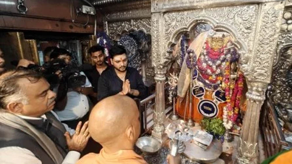 गुरु पूर्णिमा पर मुख्यमंत्री ने किए बाबा विश्वनाथ के दर्शन, देश-प्रदेश की सुख-समृद्धि की कामना