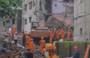 Bhiwandi Building Collapse: चार मंजिला इमारत गिरने से बड़ा हादसा, 7 की मौत, राहत-बचाव अभियान जारी