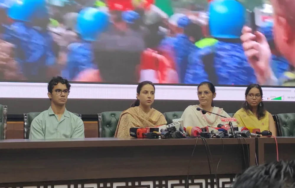 CJP Protest: घायल पुलिसकर्मियों के परिवारों की आपबीती, बेटी बोली—’पापा घर आए तो यूनिफॉर्म खून से सनी थी’ CJP Protest: घायल पुलिसकर्मियों के परिवारों की आपबीती, बेटी बोली—’पापा घर आए तो यूनिफॉर्म खून से सनी थी’