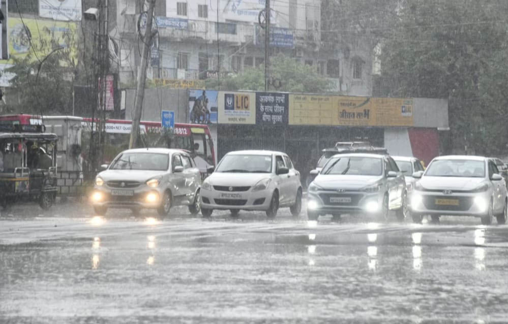 मध्य प्रदेश में बारिश का नया दौर, 48 घंटे तक तेज बरसात का अलर्ट; जानें आपके शहर का मौसम मध्य प्रदेश में बारिश का नया दौर, 48 घंटे तक तेज बरसात का अलर्ट; जानें आपके शहर का मौसम