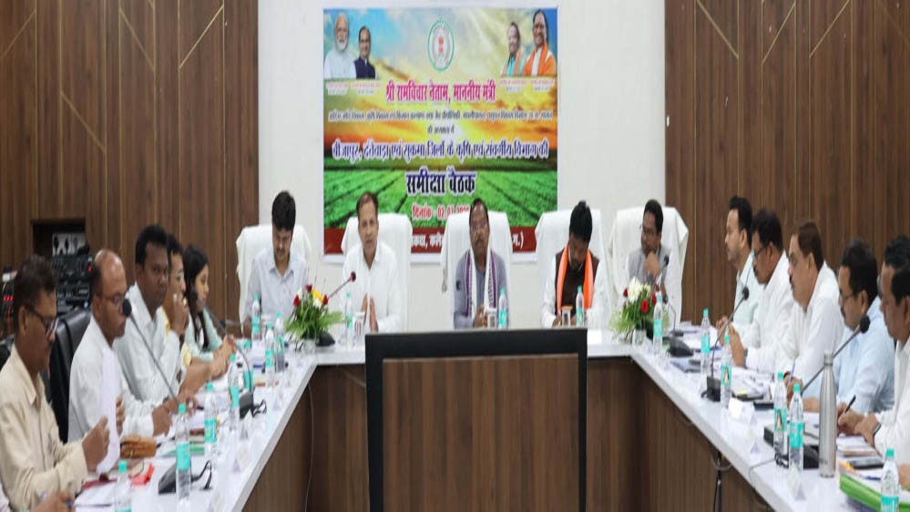 रायपुर: कृषि मंत्री रामविचार नेताम के निर्देश, हर किसान तक पहुंचे योजनाओं का लाभ, बढ़े आय और उत्पादन