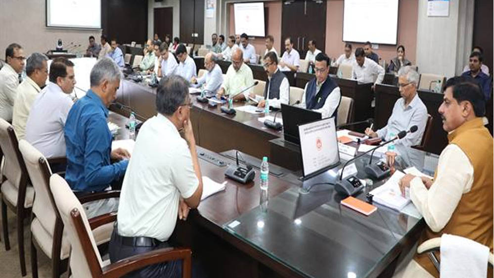 होम गार्ड्स की कराएं भर्ती, अग्निवीरों को दिया जाएगा सुरक्षा बलों की नियुक्ति में आरक्षण : मुख्यमंत्री डॉ. यादव होम गार्ड्स की कराएं भर्ती, अग्निवीरों को दिया जाएगा सुरक्षा बलों की नियुक्ति में आरक्षण : मुख्यमंत्री डॉ. यादव