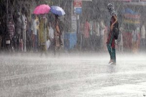 दिल्ली से तमिलनाडु तक मौसम बिगड़ा: कई राज्यों में आंधी-तूफान और बारिश का खतरा दिल्ली से तमिलनाडु तक मौसम बिगड़ा: कई राज्यों में आंधी-तूफान और बारिश का खतरा