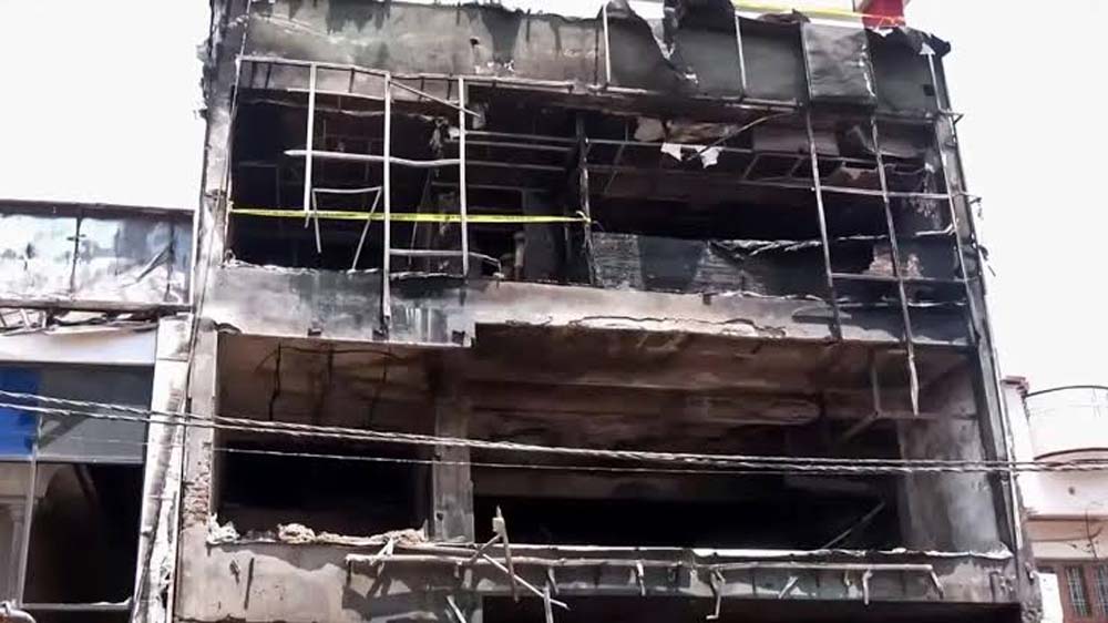 15 बच्चों की मौत वाली बिल्डिंग ध्वस्त करने पहुंचा एलडीए 15 बच्चों की मौत वाली बिल्डिंग ध्वस्त करने पहुंचा एलडीए