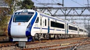 खराब मौसम के चलते फिर थमी कालका-शिमला हेरिटेज टॉय ट्रेन सेवा खराब मौसम के चलते फिर थमी कालका-शिमला हेरिटेज टॉय ट्रेन सेवा