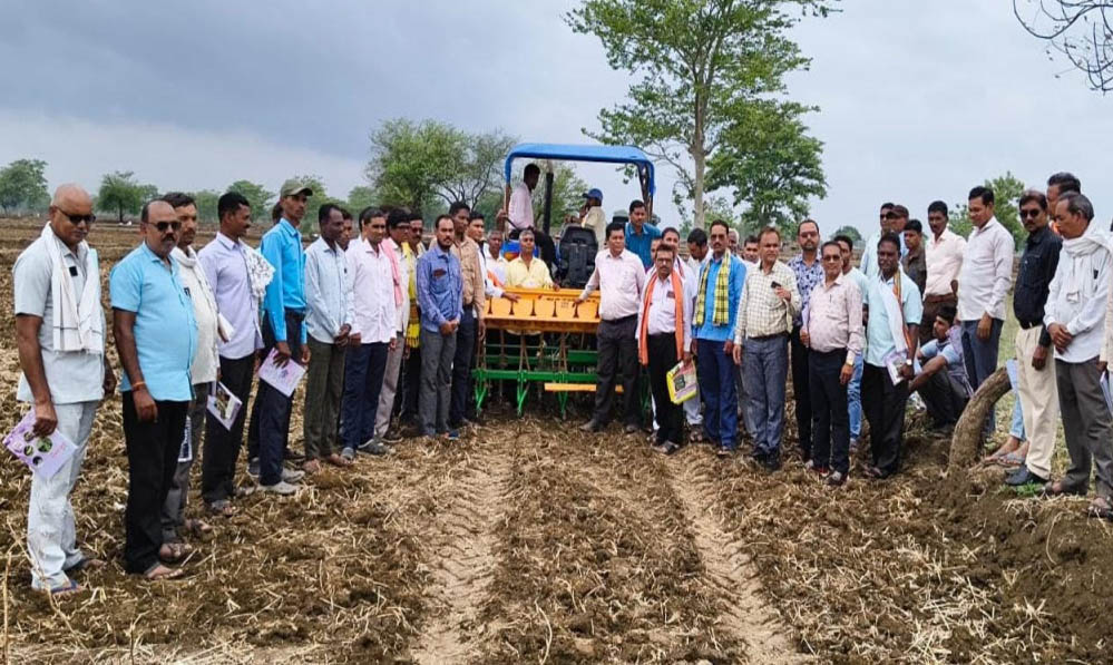 ‘सुपर अल नीनो’ से निपटने की तैयारी, धमतरी में कृषक मित्रों को अल्प वर्षा प्रबंधन का दिया गया प्रशिक्षण ‘सुपर अल नीनो’ से निपटने की तैयारी, धमतरी में कृषक मित्रों को अल्प वर्षा प्रबंधन का दिया गया प्रशिक्षण