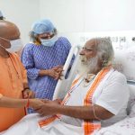 सीएम योगी पहुंचे मेदांता अस्पताल, महंत नृत्य गोपाल दास का जाना हालचाल