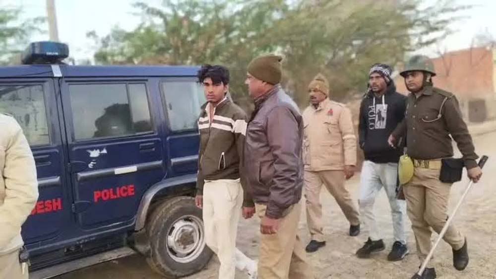 यूपी के मिनी जामताड़ा में बड़ी कार्रवाई, 60 मोबाइल समेत कई उपकरण बरामद यूपी के मिनी जामताड़ा में बड़ी कार्रवाई, 60 मोबाइल समेत कई उपकरण बरामद
