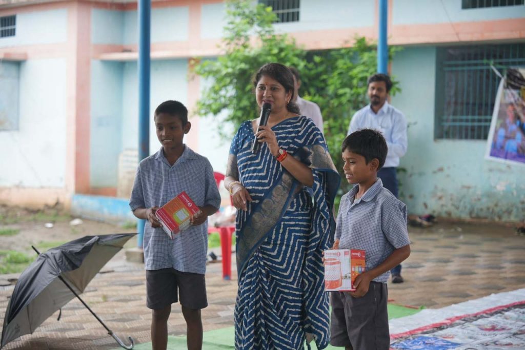 बारिश में भी बच्चों का उत्साह कायम, बोहरडीह में लगी बाल अधिकारों की चौपाल बारिश में भी बच्चों का उत्साह कायम, बोहरडीह में लगी बाल अधिकारों की चौपाल