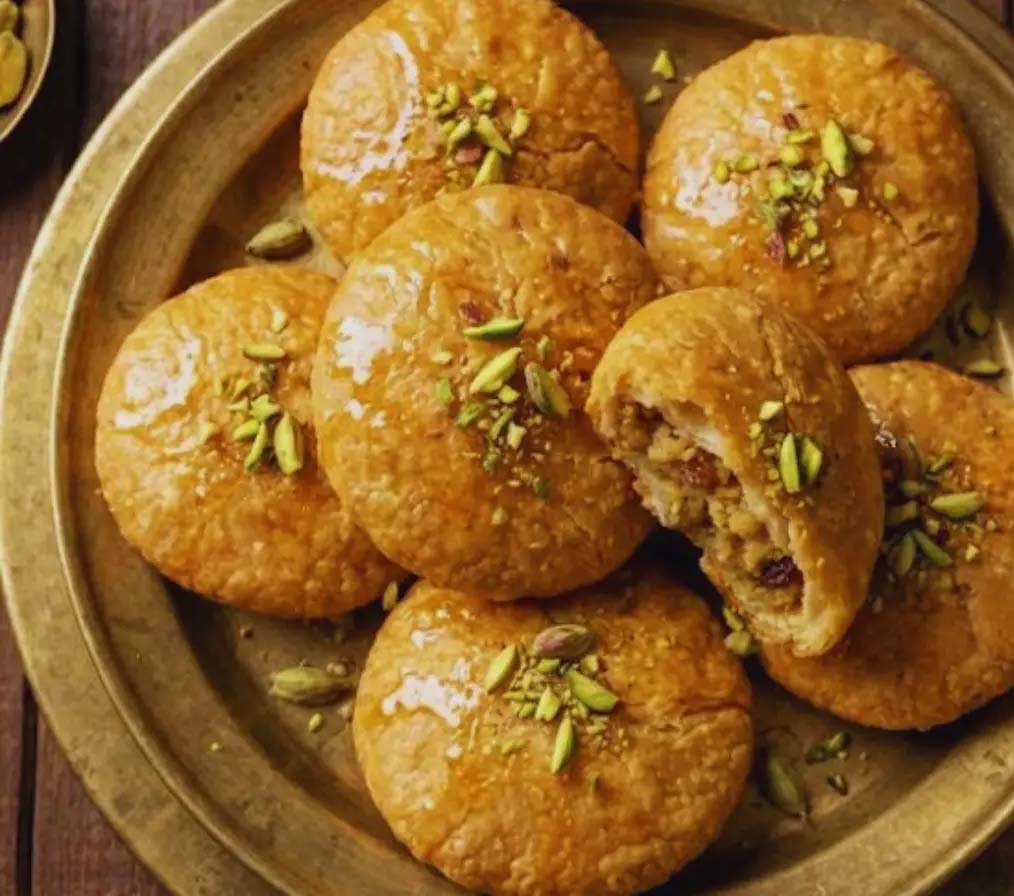 मीठी कचौड़ी का अनोखा स्वाद: जोधपुर स्टाइल मावा कचौड़ी बनाने की आसान रेसिपी मीठी कचौड़ी का अनोखा स्वाद: जोधपुर स्टाइल मावा कचौड़ी बनाने की आसान रेसिपी