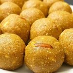 घर पर बनाएं हलवाई जैसे आटे के लड्डू, बिना चाशनी के आसान और स्वादिष्ट रेसिपी घर पर बनाएं हलवाई जैसे आटे के लड्डू, बिना चाशनी के आसान और स्वादिष्ट रेसिपी