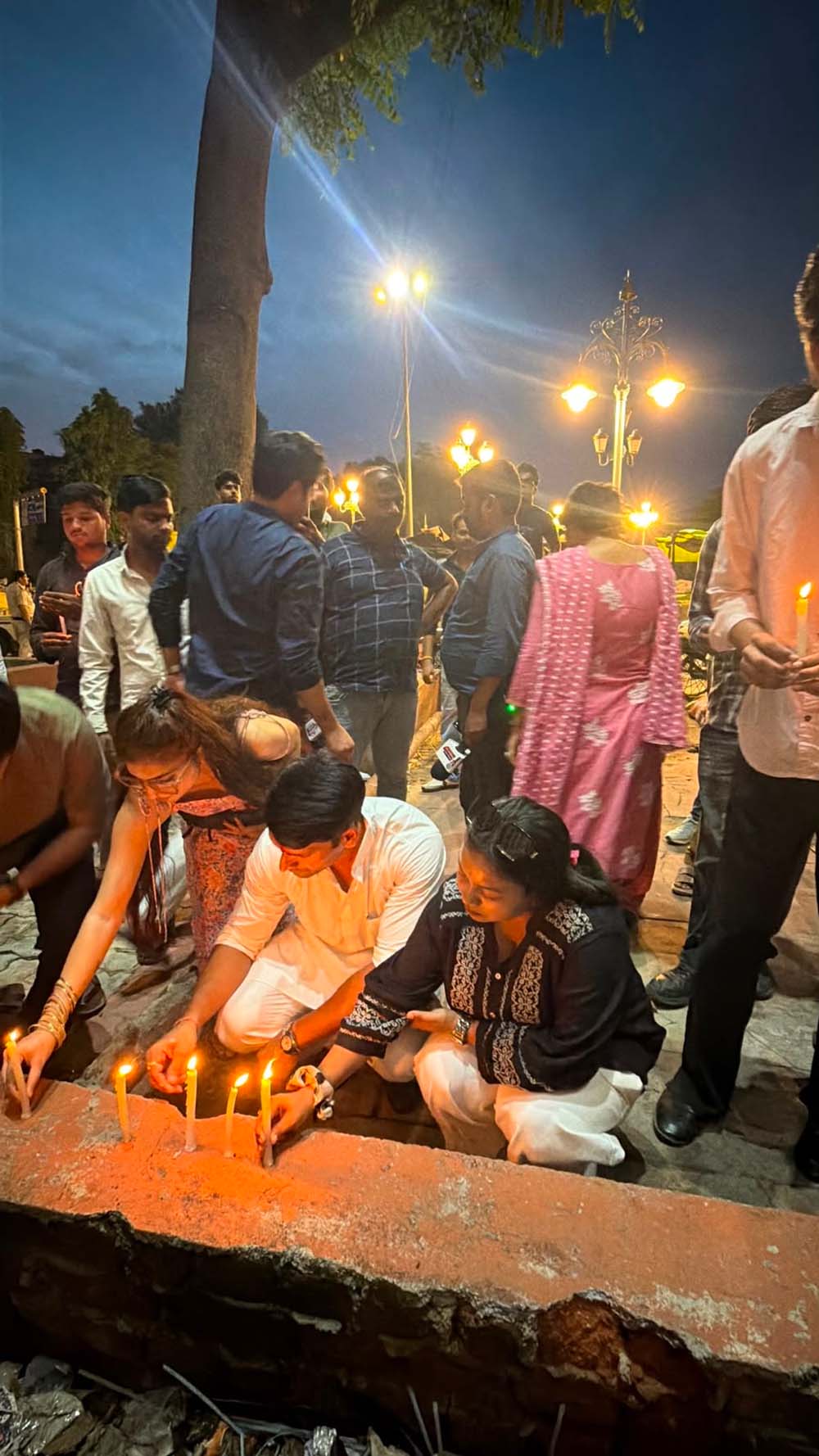 धर्मेंद्र प्रधान इस्तीफे के बाद ग्वालियर में युवा कांग्रेस ने निकाला कैंडल मार्च