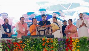 जल जीवन मिशन में लापरवाही पर योगी नाराज, ठेकेदारों पर कार्रवाई के आदेश