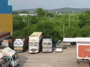 वीएलटीडी अनिवार्यता पर ट्रांसपोर्टर नाराज, सोमवार से राजस्थान में हड़ताल वीएलटीडी अनिवार्यता पर ट्रांसपोर्टर नाराज, सोमवार से राजस्थान में हड़ताल
