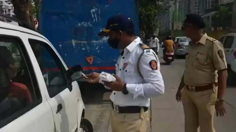 नए मोटर व्हीकल नियम सख्त: चालान नहीं भरा तो DL और RC पर लग सकता है ‘नो ट्रांजैक्शन’ लॉक