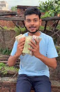 मुंगेर के युवा ने घूम डाले दुनिया के सभी देश, हर सफर की निशानी है विदेशी मुद्रा मुंगेर के युवा ने घूम डाले दुनिया के सभी देश, हर सफर की निशानी है विदेशी मुद्रा