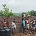 3 साल तक मिले सिर्फ आश्वासन, डिंडौरी के आदिवासियों ने खुद बनवा दिया सरकारी स्कूल