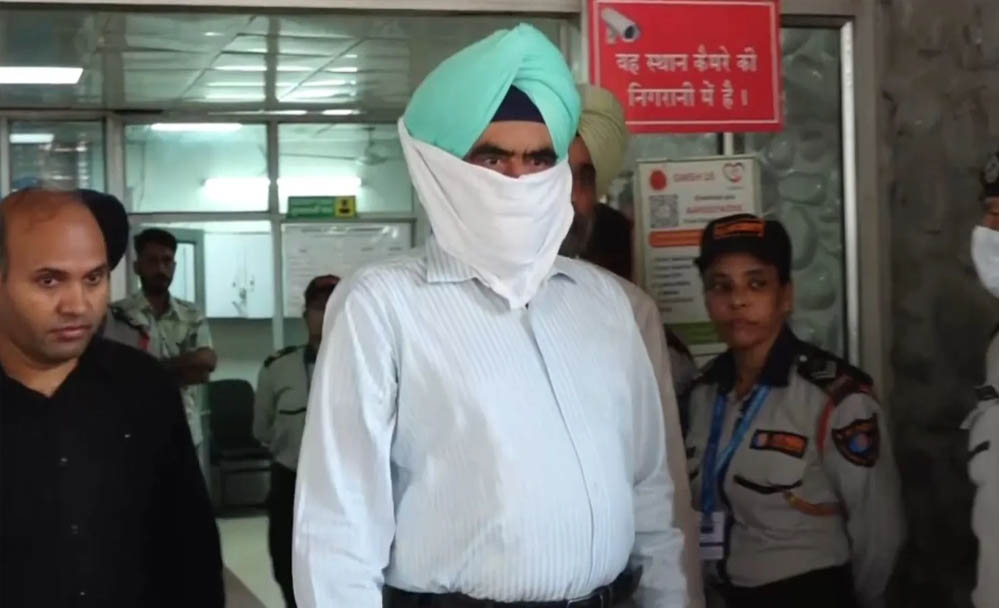 CBI कोर्ट में आज बड़ा दिन, निलंबित DIG भुल्लर मामले में आएगा फैसला; बचाव पक्ष ने अधिकार क्षेत्र पर उठाए सवाल CBI कोर्ट में आज बड़ा दिन, निलंबित DIG भुल्लर मामले में आएगा फैसला; बचाव पक्ष ने अधिकार क्षेत्र पर उठाए सवाल