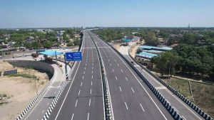 हरियाली और सुरक्षा से लैस लखनऊ-कानपुर एक्सप्रेसवे पर बढ़ा वाहनों का दबाव हरियाली और सुरक्षा से लैस लखनऊ-कानपुर एक्सप्रेसवे पर बढ़ा वाहनों का दबाव