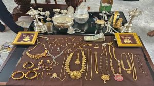 Lokayukta Raid: 7 शहरों में 10 अफसरों के ठिकानों पर छापेमारी, कृषि अधिकारी के घर से मिले गहने और कैश