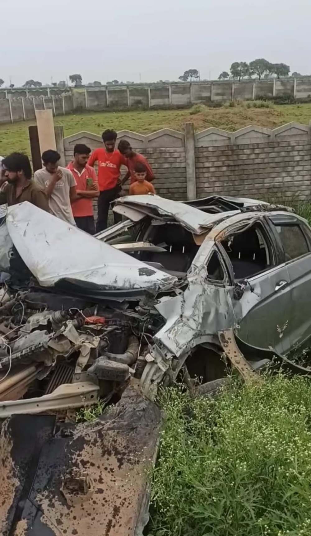 डबरा-भितरवार मार्ग पर दर्दनाक हादसा, रेत के ढेर से गई युवक की जान डबरा-भितरवार मार्ग पर दर्दनाक हादसा, रेत के ढेर से गई युवक की जान