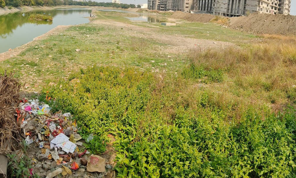 भोपाल के बड़े तालाब के कैचमेंट एरिया में प्रॉपर्टी बूम, 90 दिन में 11 हजार रजिस्ट्रियां, अंधाधुंध प्लॉटिंग पर सवाल भोपाल के बड़े तालाब के कैचमेंट एरिया में प्रॉपर्टी बूम, 90 दिन में 11 हजार रजिस्ट्रियां, अंधाधुंध प्लॉटिंग पर सवाल