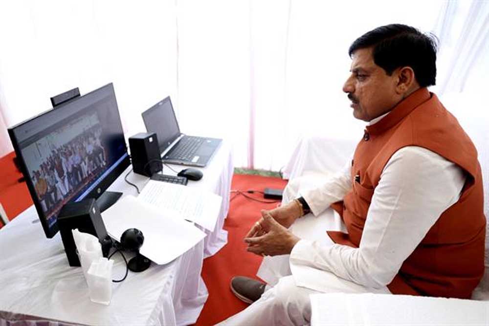 बलराम कृषि महोत्सव में वर्चुअल माध्यम से किसानों को किया संबोधित बलराम कृषि महोत्सव में वर्चुअल माध्यम से किसानों को किया संबोधित