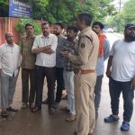 स्कूल बसों पर सख्ती, रायपुर में 200 बसों और उनके ड्राइवरों की पुलिस जांच शुरू स्कूल बसों पर सख्ती, रायपुर में 200 बसों और उनके ड्राइवरों की पुलिस जांच शुरू