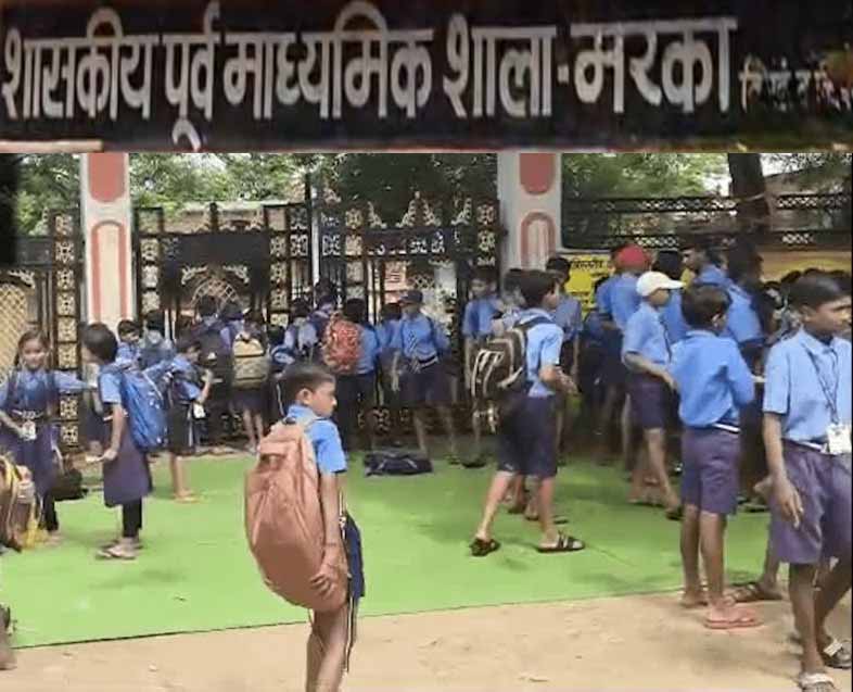 छत्तीसगढ़ में मनमौजी शिक्षकों पर सवाल, स्कूल से गायब फिर भी पूरी सैलरी