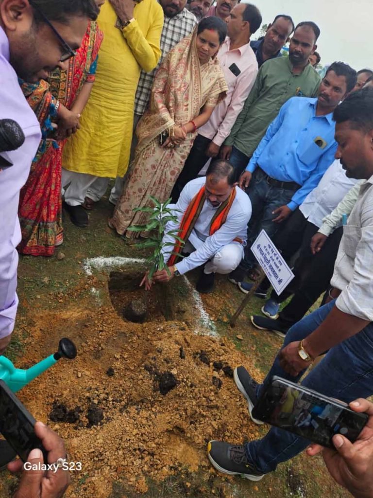 CG में वीबी जी राम जी योजना के अंतर्गत रोजगार और जल संरक्षण के हो रहे कार्य