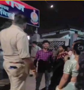 रायपुर पुलिस की अनोखी पहल: 2 मिनट के रोमांच पर भारी पड़ सकता है पूरा परिवार, Video ने छुआ दिल रायपुर पुलिस की अनोखी पहल: 2 मिनट के रोमांच पर भारी पड़ सकता है पूरा परिवार, Video ने छुआ दिल