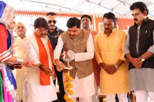 मुख्यमंत्री डॉ. यादव ने इंदौर से किया राज्य स्तरीय बलराम कृषि महोत्सव का शुभारंभ मुख्यमंत्री डॉ. यादव ने इंदौर से किया राज्य स्तरीय बलराम कृषि महोत्सव का शुभारंभ