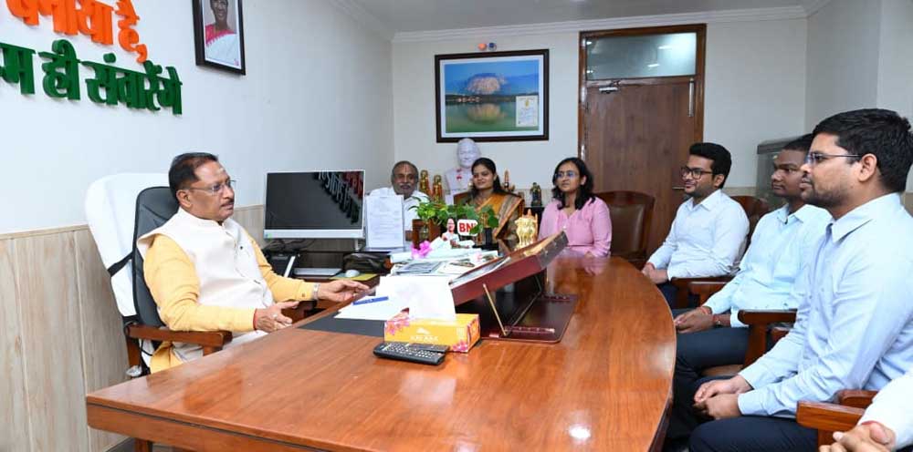 मुख्यमंत्री विष्णु देव साय से छत्तीसगढ़ से अखिल भारतीय सेवाओं में चयनित अभ्यर्थियों ने की सौजन्य मुलाकात मुख्यमंत्री विष्णु देव साय से छत्तीसगढ़ से अखिल भारतीय सेवाओं में चयनित अभ्यर्थियों ने की सौजन्य मुलाकात