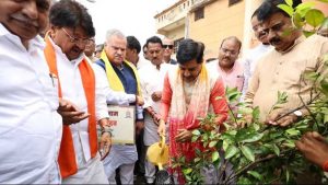 इन्दौर में हुई 21 लाख पौधारोपण एवं 51 हजार वर्षा जल संचयन इकाइयों की स्थापना के महाभियान की शुरुआत