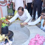 Chief Minister Vishnu Deo Sai visits Kosmanara on Guru Purnima; offers prayers at Satyanarayan Baba Dham.