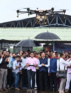 5समितियों में 11ड्रोन तैनात, सहकारिता विभाग ने इस वर्ष 50 हजार एकड़ में ड्रोन छिड़काव का रखा लक्ष्य 5समितियों में 11ड्रोन तैनात, सहकारिता विभाग ने इस वर्ष 50 हजार एकड़ में ड्रोन छिड़काव का रखा लक्ष्य