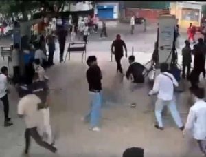 जंतर-मंतर हिंसा की दर्दनाक कहानी, ‘खून से सनी वर्दी’ देखकर रो पड़े घायल पुलिसकर्मियों के परिजन