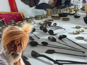 लोकजीवन और पारंपरिक वेशभूषा के संरक्षक रघुविंद्र मलिक को सम्मान, ऐतिहासिक संग्रह बना आकर्षण लोकजीवन और पारंपरिक वेशभूषा के संरक्षक रघुविंद्र मलिक को सम्मान, ऐतिहासिक संग्रह बना आकर्षण