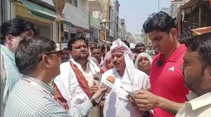 हरियाणा में अफसरशाही के खिलाफ पार्षद का अनोखा विरोध, कार्यालय पर लगाया ताला