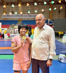 U-23 राष्ट्रीय कुश्ती चैंपियनशिप में प्रियांशी का गोल्ड, एमपी की पूर्व अकादमी खिलाड़ी बनी राष्ट्रीय चैंपियन U-23 राष्ट्रीय कुश्ती चैंपियनशिप में प्रियांशी का गोल्ड, एमपी की पूर्व अकादमी खिलाड़ी बनी राष्ट्रीय चैंपियन