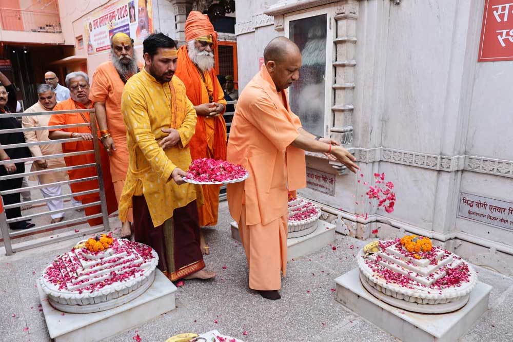 श्री दूधेश्वरनाथ धाम में मुख्यमंत्री ने बटुकों व साधु-संतों से किया संवाद श्री दूधेश्वरनाथ धाम में मुख्यमंत्री ने बटुकों व साधु-संतों से किया संवाद