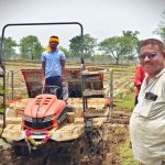 बालोद के भरदाकला में आधुनिक कृषि तकनीक बनी मिसाल, कम समय में बेहतर गुणवत्ता से धान की रोपाई