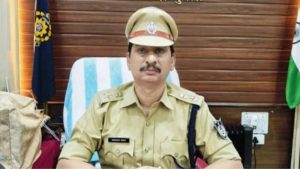टीकमगढ़ एसपी पर गिरी गाज, CM मोहन यादव का काफिला रुकवाने के बाद हटाने का आदेश टीकमगढ़ एसपी पर गिरी गाज, CM मोहन यादव का काफिला रुकवाने के बाद हटाने का आदेश