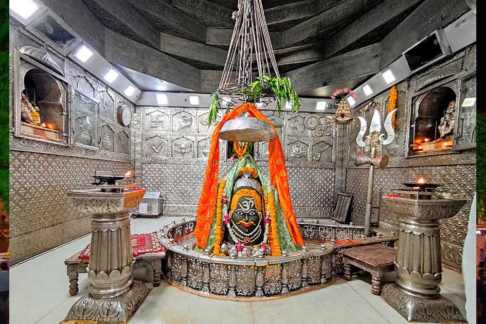 महाकाल मंदिर में दान प्रक्रिया हुई पारदर्शी, कैरेट मीटर से मौके पर जांचा जाएगा सोना-चांदी महाकाल मंदिर में दान प्रक्रिया हुई पारदर्शी, कैरेट मीटर से मौके पर जांचा जाएगा सोना-चांदी