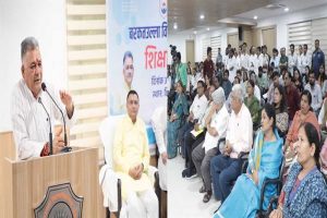 बरकतउल्ला विश्वविद्यालय में आयोजित “शिक्षा संवाद” कार्यक्रम में विद्यार्थियों, शोधार्थियों, शिक्षकों एवं कर्मचारियों से  किया सीधा संवाद, समस्याओं के त्वरित निराकरण के दिए निर्देश
