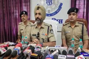 रीवा पुलिस ने लगभग 10 करोड़रूपए की 3.087 किलोग्राम एमडी ड्रग्स के साथ दो आरोपियों को किया गिरफ्तार रीवा पुलिस ने लगभग 10 करोड़रूपए की 3.087 किलोग्राम एमडी ड्रग्स के साथ दो आरोपियों को किया गिरफ्तार