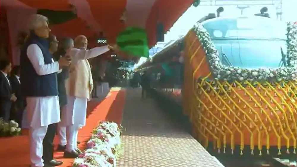 Punjab News: कल पंजाब के दौरे पर PM मोदी, नई वंदे भारत ट्रेन को दिखाएंगे हरी झंडी Punjab News: कल पंजाब के दौरे पर PM मोदी, नई वंदे भारत ट्रेन को दिखाएंगे हरी झंडी
