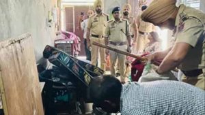 पंजाब में गैंगस्टरों पर बड़ा शिकंजा, ‘ऑपरेशन प्रहार’ के तहत 16 दिनों में 3949 गिरफ्तार पंजाब में गैंगस्टरों पर बड़ा शिकंजा, ‘ऑपरेशन प्रहार’ के तहत 16 दिनों में 3949 गिरफ्तार