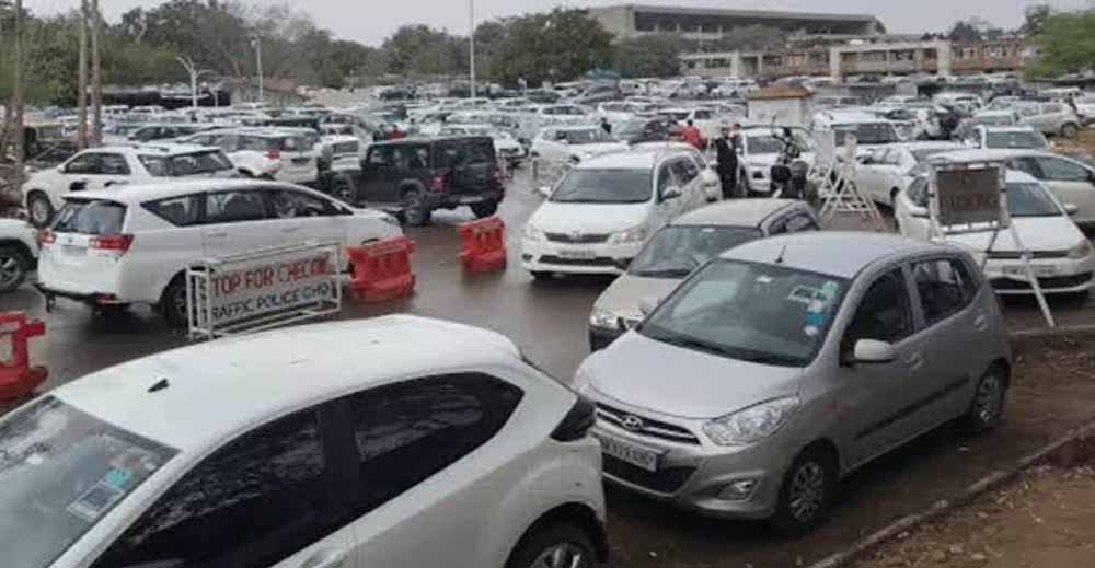 चंडीगढ़ हाईकोर्ट को मिली नई ग्रीन पार्किंग, 6.23 एकड़ में 700+ गाड़ियां होंगी पार्क चंडीगढ़ हाईकोर्ट को मिली नई ग्रीन पार्किंग, 6.23 एकड़ में 700+ गाड़ियां होंगी पार्क